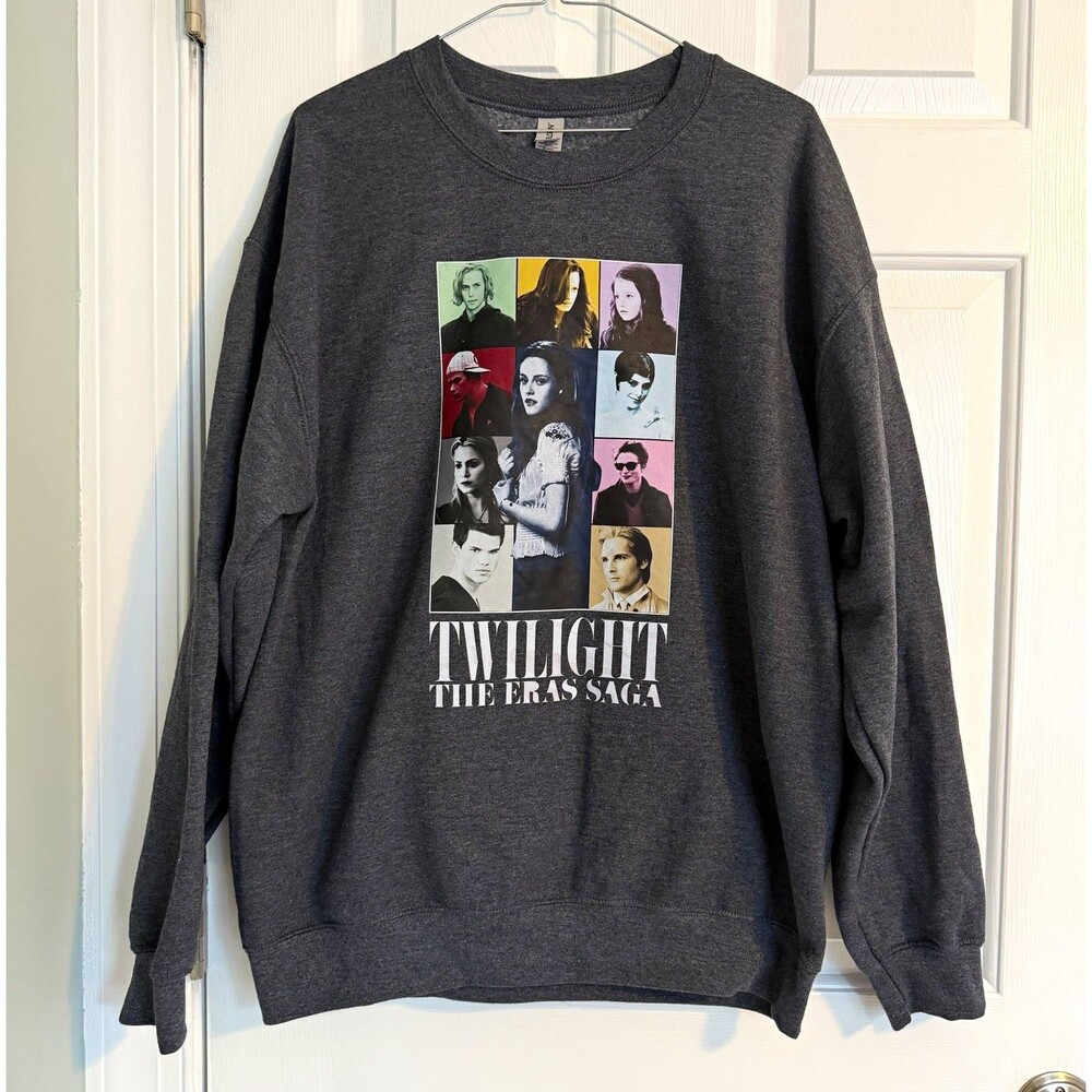 Twilight Eras Saga Fandoms Gildan Heavy Crewneck Graphic Pullover Sweatshirt L